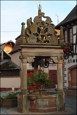 Puits du XVIIème siècle à Boersch