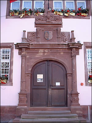 Portail de la chancellerie de Bouxwiller Portail de la chancellerie de Bouxwiller