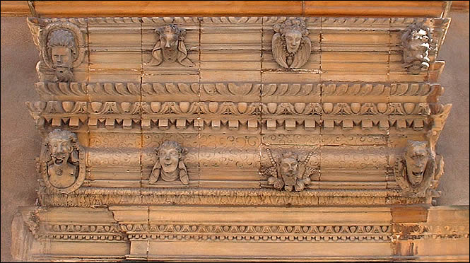 Masques de la maison des Têtes Masques de la maison des Têtes