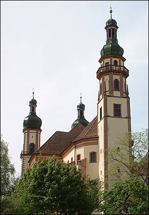 Vue de l'arrière de l'abbatiale d'Ebersmunster Vue de l'arrière de l'abbatiale d'Ebersmunster