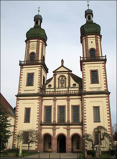 Vue extérieure de l'abbatiale d'Ebersmunster Vue extérieure de l'abbatiale d'Ebersmunster