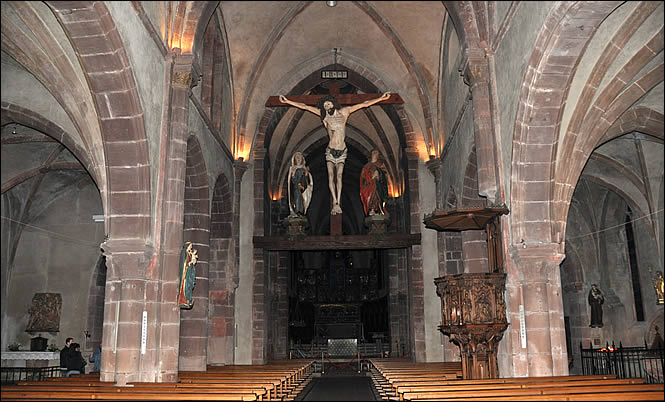 L'intérieur de l'église Sainte Croix de Kaysersberg L'intérieur de l'église Sainte Croix de Kaysersberg