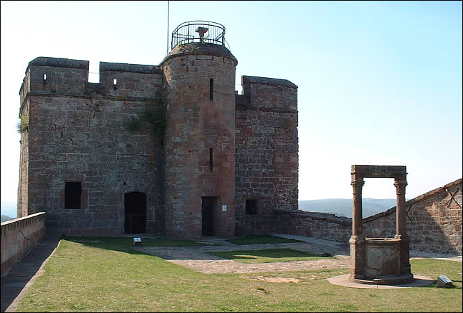 La terrasse d'artillerie au château de Lichtenberg