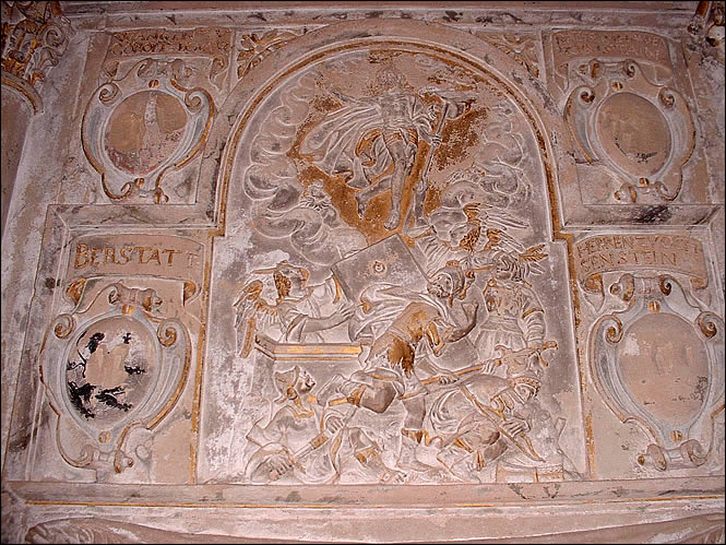 Tombeau à l'abbaye de Marmoutier Tombeau à l'abbaye de Marmoutier