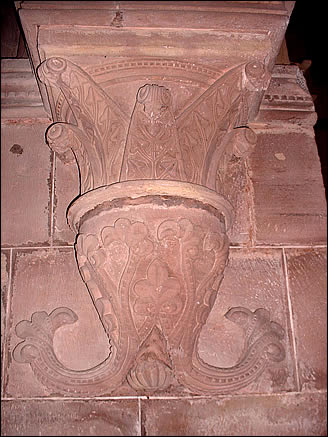 Chapiteau de l'abbaye de Marmoutier Chapiteau de l'abbaye de Marmoutier