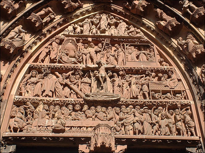 Le portail central de la cathédrale de Strasbourg Le portail central de la cathédrale de Strasbourg