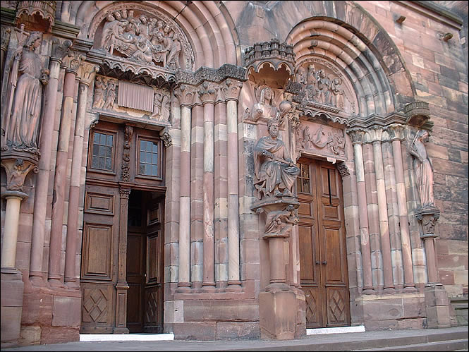 Le portail côté Sud de la cathédrale de Strasbourg Le portail côté Sud de la cathédrale de Strasbourg