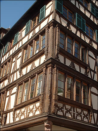 Maison de la place Saint Etienne à Strasbourg Maison de la place Saint Etienne de Strasbourg