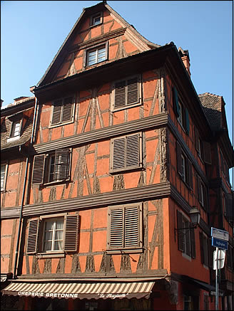 Maison à colombages place Saint Etienne à Strasbourg Maison à colombages place Saint Etienne à Strasbourg