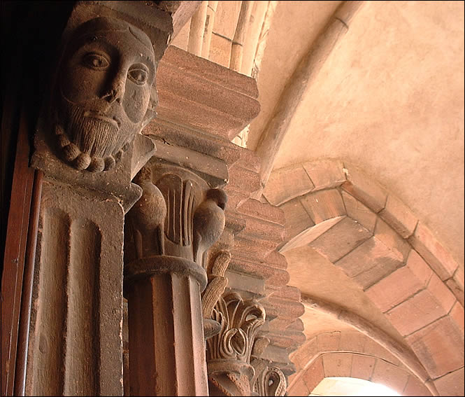 Détail du portail de l'église Saint Léger de Guebwiller