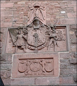 Les blasons des familles impériales au château du Haut Koenigsbourg
