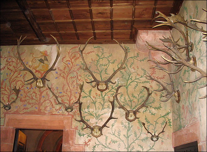 La salle des trophées du château du Haut Koenigsbourg
