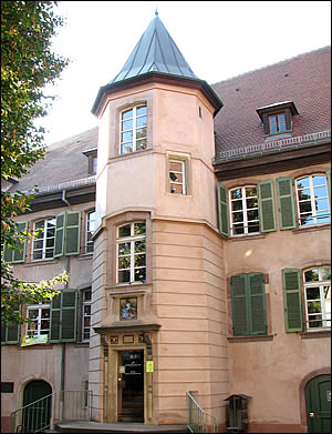 La cour des Chaînes