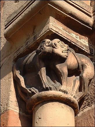 Chapiteau de l'église Saint Pierre et Paul à Neuwiller Lès Saverne