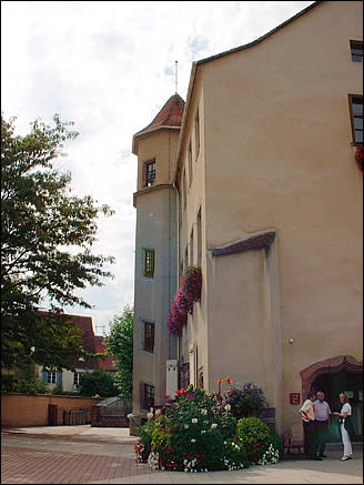 L'office de tourisme située dans la commanderie Saint Jean à Sélestat