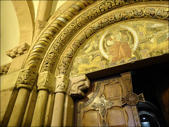 Le portail de l'église Sainte Foy de Sélestat