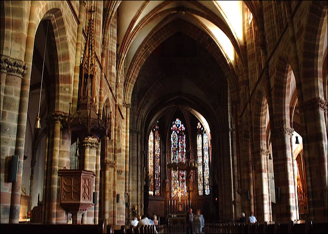 La nef de l'église Saints Pierre et Paul de Wissembourg